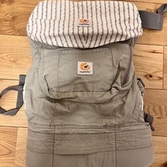 値下げ中！ エルゴ 新生児インサート付き 抱っこ紐 抱っこひも グレー