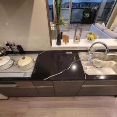 DMN10◇ タカラスタンダード ◇ システムキッチン・カップボードセット ◇壁付タイプ◇ 右シンク ◇ モデルルーム展示品の画像