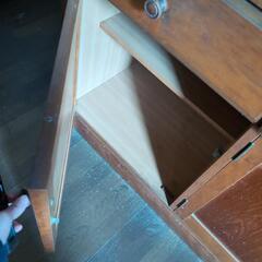 食器棚　カップボードの画像