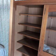 食器棚　カップボードの画像