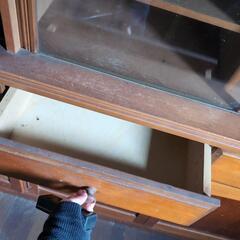 食器棚　カップボードの画像