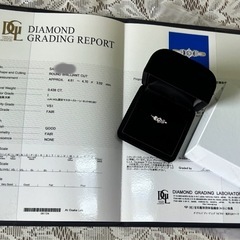 極美品！高品質 プラチナ Pt900 天然ダイヤモンドリング VS1 Iカラー 合計0.556ct 5g 鑑定書付き　ヴィンテージ 指輪 立爪 婚約指輪の画像