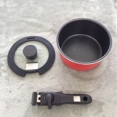 【値下げしました】片手鍋 ニトリ　幅15㎝（32㎝取手）×高さ８㎝　取手着脱式の画像