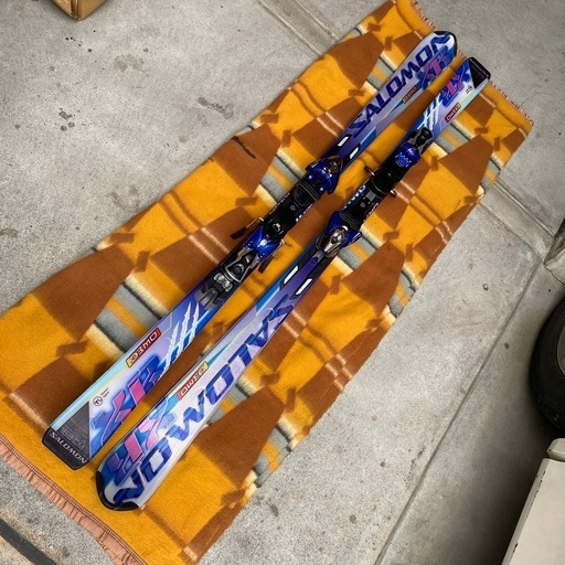 スキー板　　サロモン162cm