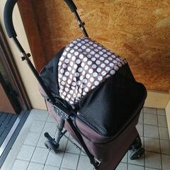 ペットカート(体重量8kg)小型犬や猫なら2匹乗せらる