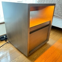 今週まで！ナイトテーブル　照明付き　引き出し付き　サイドテーブルの画像