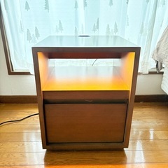 今週まで！ナイトテーブル　照明付き　引き出し付き　サイドテーブル