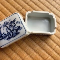 陶器の入れ物②の画像