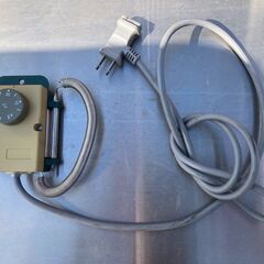 温室　ヒーター　NS 250 100V 250W 2個＋サーモ　２期冬のみ使用の美品です。の画像