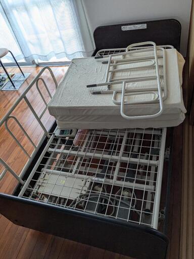 介護用電動ベッド