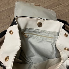 MEOW MEOW 黒×白オシャレなネコちゃんリュックの画像