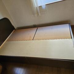 ベッドフレーム収納付き
