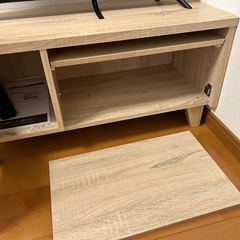 ハイセンス32型テレビ・テレビボードの画像