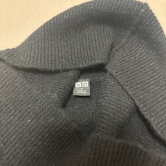 UNIQLO カシミヤタートルネックセーターの画像