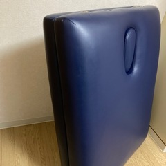 折りたたみマッサージベッドの画像