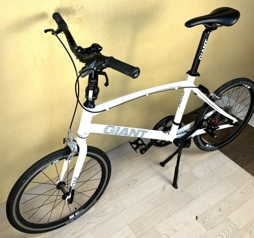 M GIANT IDIOM 自転車 タイヤ空気無し