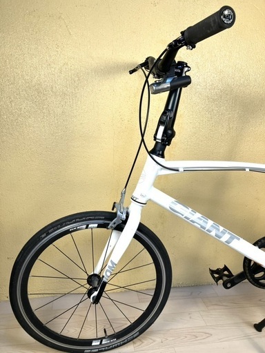 M GIANT IDIOM 自転車 タイヤ空気無し