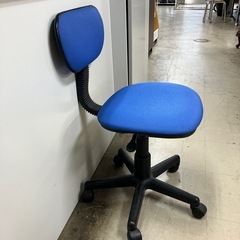 K2410-448 オフィスチェア 肘置き 毛玉あり 中古の画像