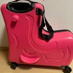 子供乗れるキャリーケース
　ピンク　旅行　キャリーケース　スーツケース最終価格　他でも出品しています！の画像