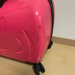 子供乗れるキャリーケース
　ピンク　旅行　キャリーケース　スーツケース最終価格　他でも出品しています！の画像