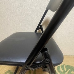 パイプ椅子　6脚　黒の画像