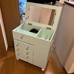 ニトリ　棚　買いたい方いませんか？