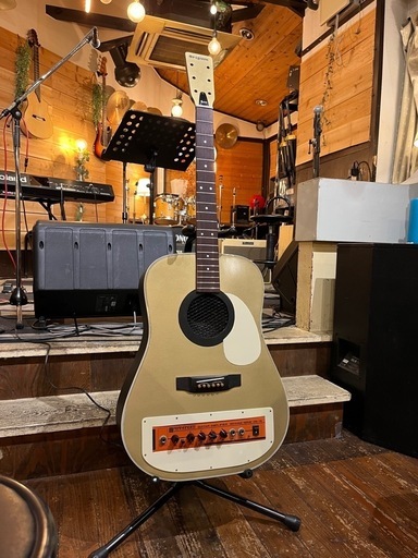 「アコースティックギター型自作ギターアンプ」