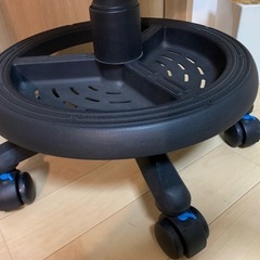 くろがね学習椅子　美品　完成品　美品　くろがね　学習机用　回転チェア　ピンク　高さ調節機能の画像