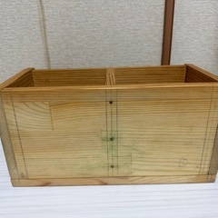 木製のDIYのCDラック・スタンドの画像