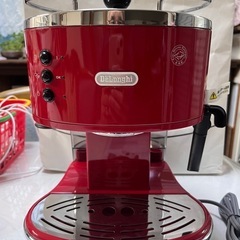 超値下げ 
De\'Longhi エスプレッソマシン 赤