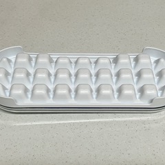 【擦り傷、臭いあり】製氷皿 製氷機 アイストレーの画像