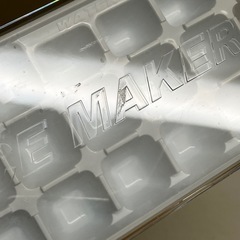 【擦り傷、臭いあり】製氷皿 製氷機 アイストレーの画像