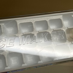 【擦り傷、臭いあり】製氷皿 製氷機 アイストレーの画像