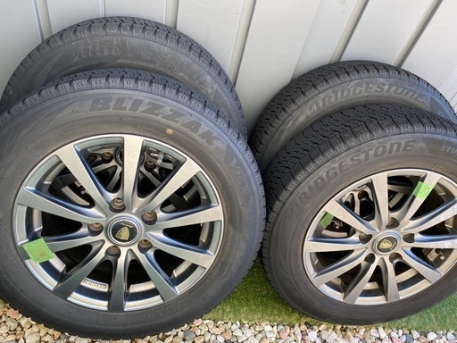 185/65R18 スタッドレスタイヤ　VRX2