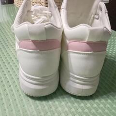 ✨スニーカー✨23cmの画像