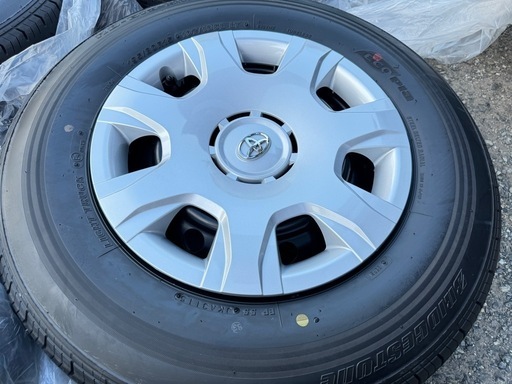 ハイエース　新車外しノーマルホイール