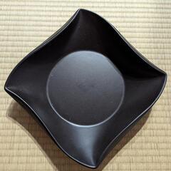 状態良好！まとめ割『軽くて黒い波形の大皿 25cm×25cm×6...