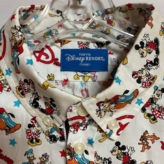 【新品⚜️】Disney ディズニーリゾート チームディズニー総柄シャツ 長袖 白 ホワイト Sの画像