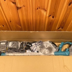 バッテリー2個付き 電動草刈り機 充電式 4000mAh 4種類替え刃付 軽量 コードレス 伸縮 電動 角度調整 芝刈り機 雑草 草刈機 21V 18Vの画像