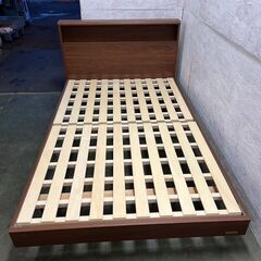 【フランスベッド】 セミダブル すのこベッド ベッドフレーム  棚・照明付き ウォルナット色 N0406の画像