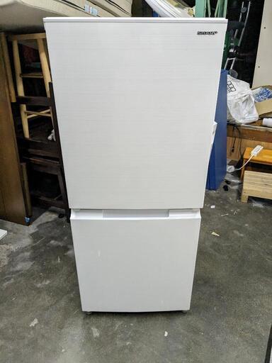 SHARP冷蔵庫　SJ-D15H-W  2022年製