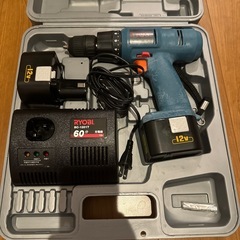  お取引中RYOBI  充電式ドライバドリル BD-1200T バッテリー×2 専用ケース付き アタッチメント×2 の画像