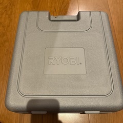  お取引中RYOBI  充電式ドライバドリル BD-1200T バッテリー×2 専用ケース付き アタッチメント×2 の画像