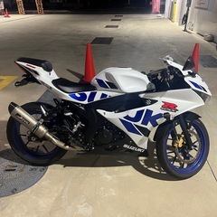 SUZUKI GSX-R125 