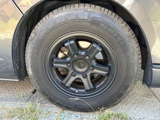 ハイエース　タイヤホイール
