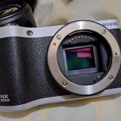 極上品　Samsung NX300M　＋　レンズ