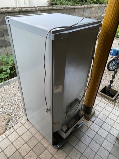 冷凍庫　121L 2019年