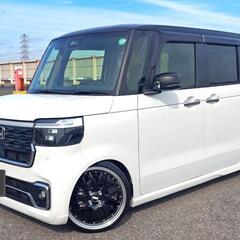 快適ペタペタ仕様！令和6年5000km現行N-BOXカスタムLターボ★オリジナルツートンスタイルの画像