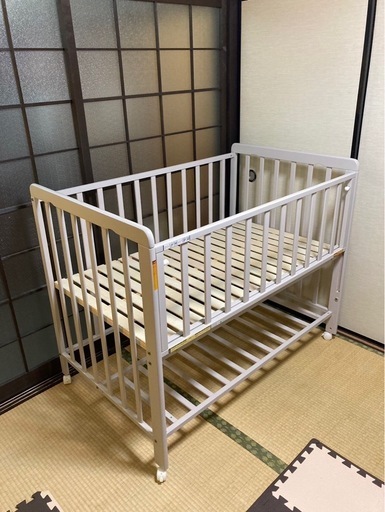 ヤトミ　ベビーベッド