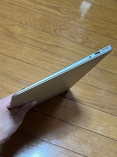 Apple MacBook